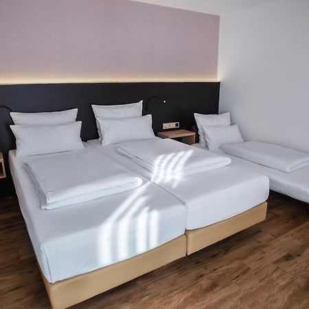 Hotel U7 Μέτσινγκεν Εξωτερικό φωτογραφία