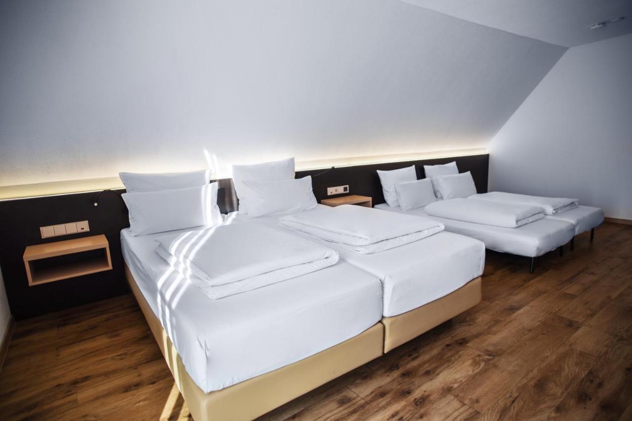 Hotel U7 Μέτσινγκεν Εξωτερικό φωτογραφία
