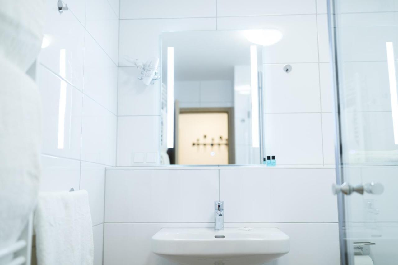 Hotel U7 Μέτσινγκεν Εξωτερικό φωτογραφία