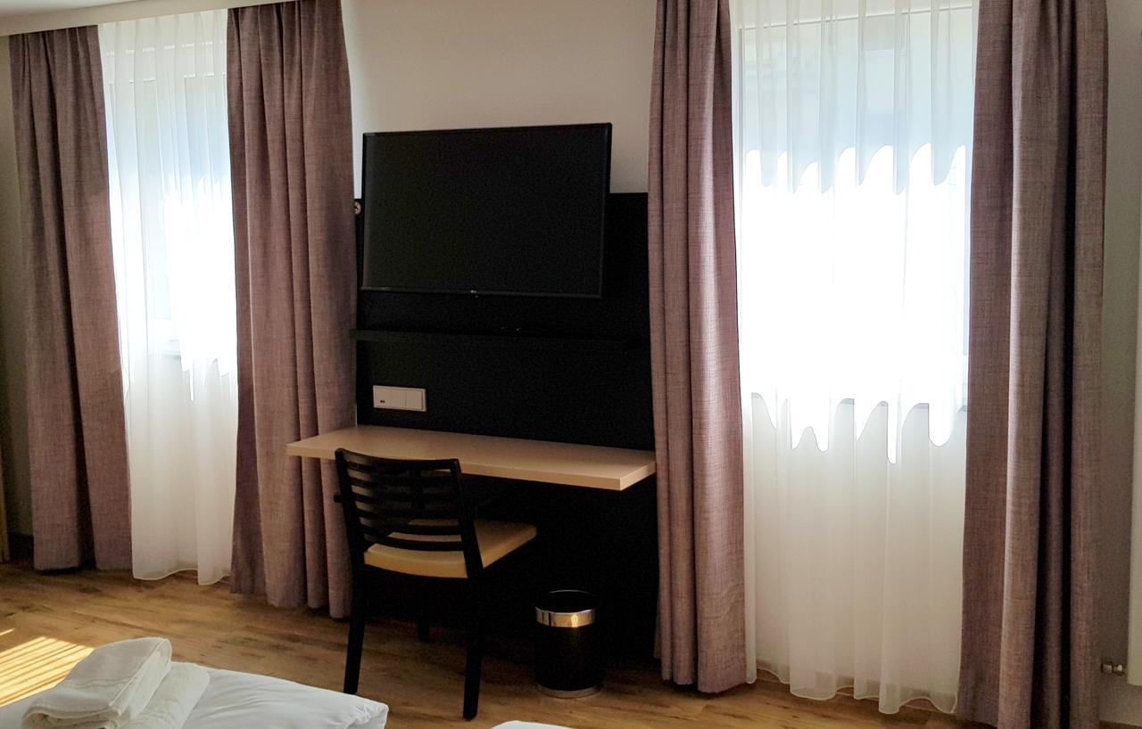 Hotel U7 Μέτσινγκεν Εξωτερικό φωτογραφία